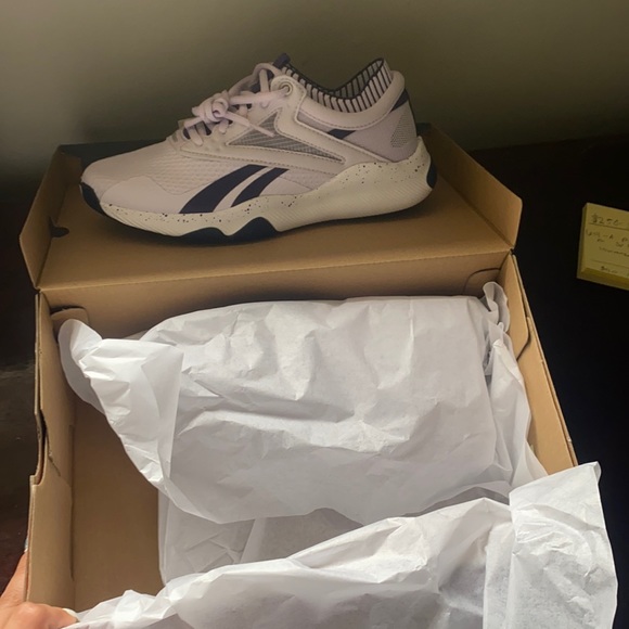 Lilac Reebok NWT - Picture 3 of 5